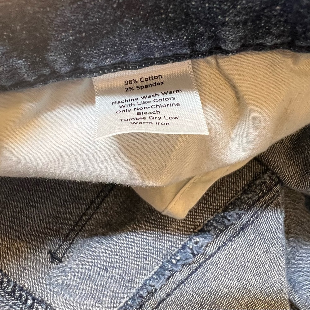 Talbots 10P Petite Signature Flare Mid Rise Dark Wash. - Picture 5 of 9